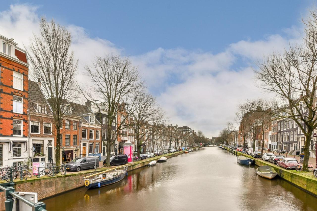 Spiegelgracht Apartments With Canal View Амстердам Экстерьер фото
